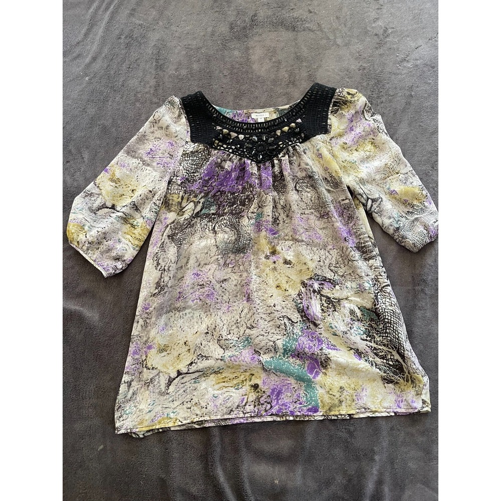 Nicola Womens Sz M Floral Blouse